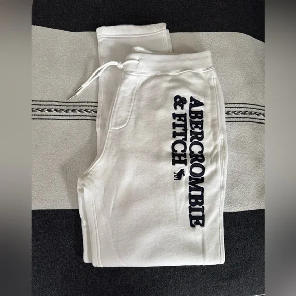 Abercrombie & Fitch Men’s White Joggers NWOT - Picture 1 of 7